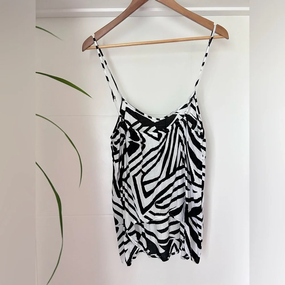 Volcom Tank Top - Picture 2 of 4